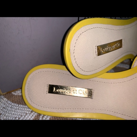NIB Louise et Cie ‘Ailani’ Yellow Sandal 6 - Picture 7 of 8